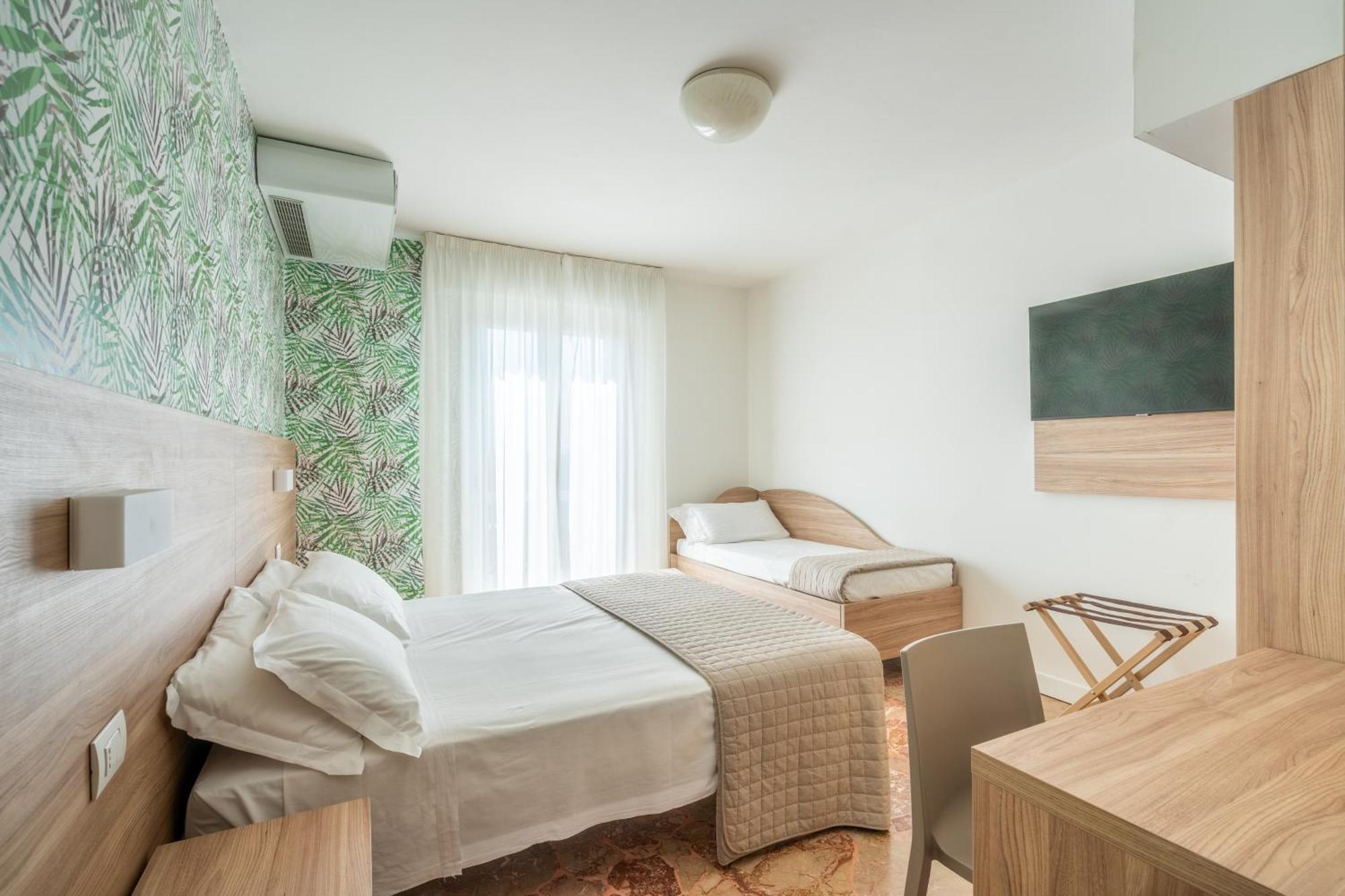 Lotus Hotel All Inclusive & Spiaggia Rimini Ngoại thất bức ảnh