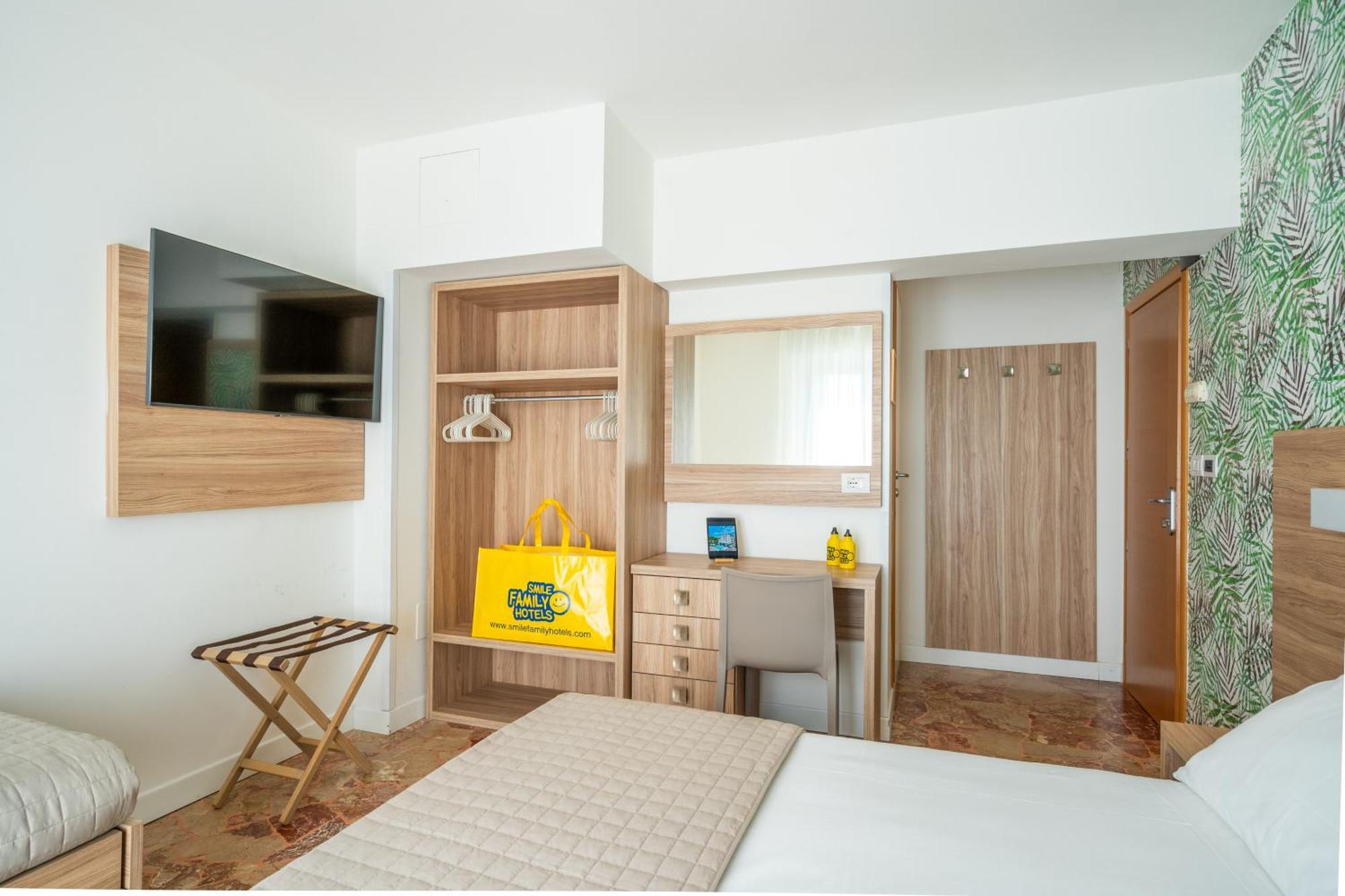 Lotus Hotel All Inclusive & Spiaggia Rimini Ngoại thất bức ảnh