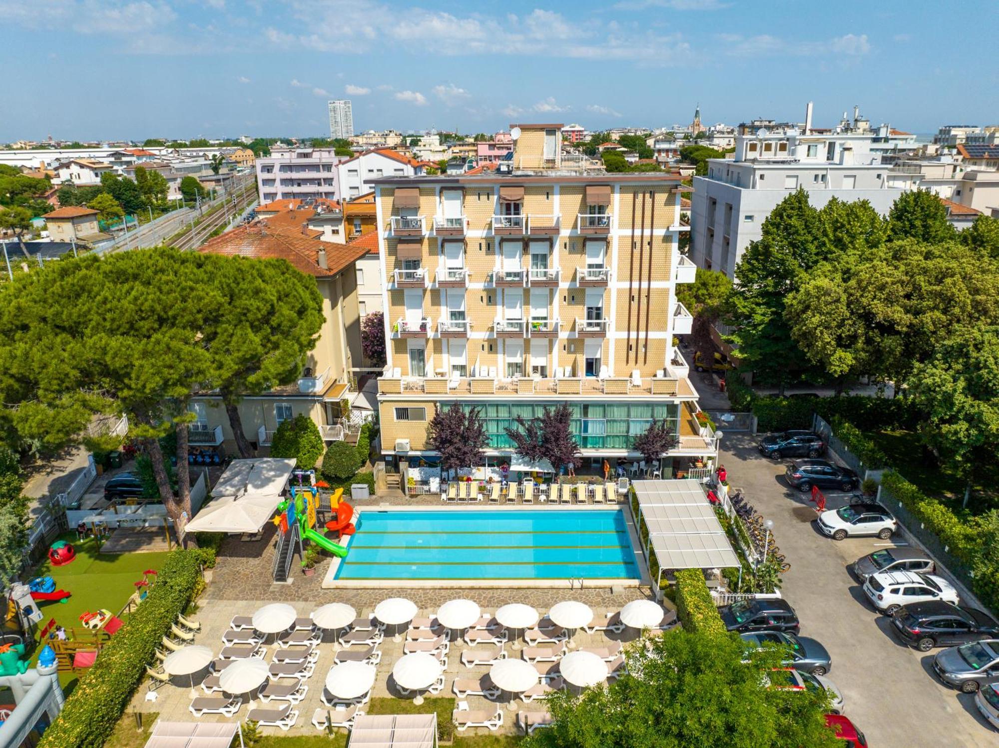 Lotus Hotel All Inclusive & Spiaggia Rimini Ngoại thất bức ảnh