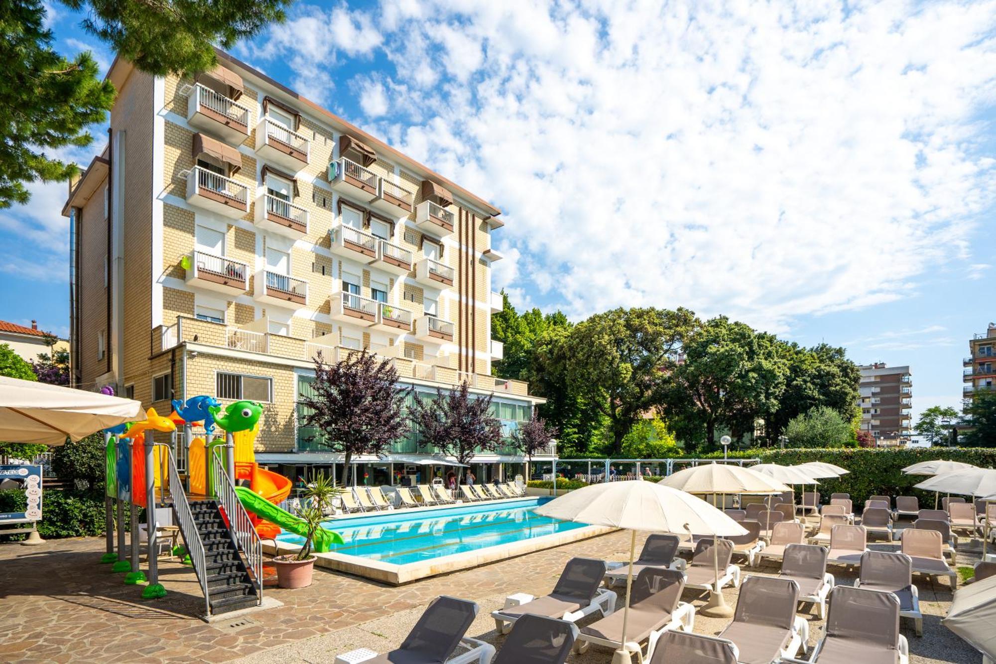 Lotus Hotel All Inclusive & Spiaggia Rimini Ngoại thất bức ảnh